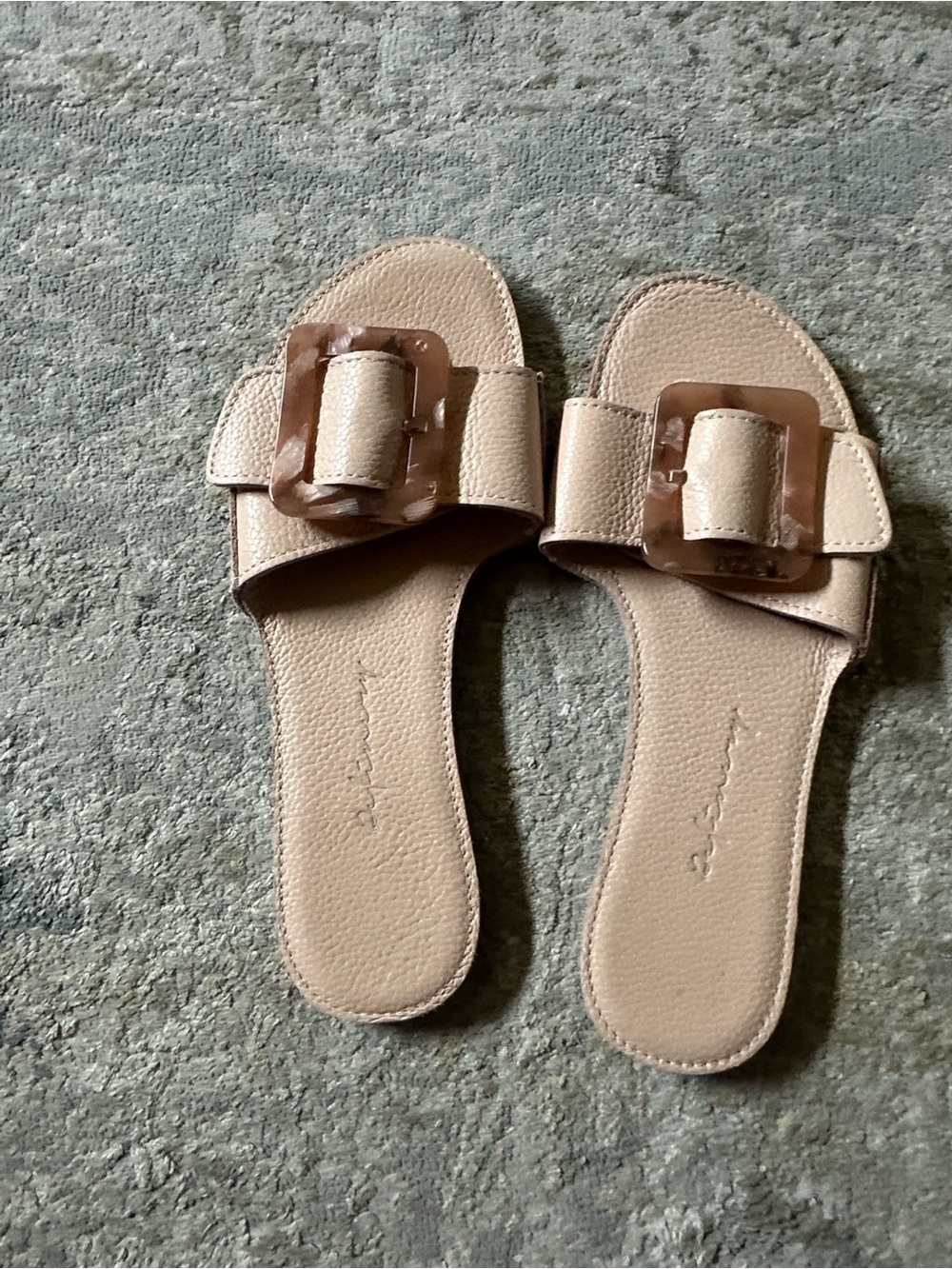 Women’s Slide Sandals with Tortoiseshell Accent - Pink